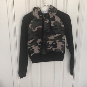 Crop top camouflage hoodie